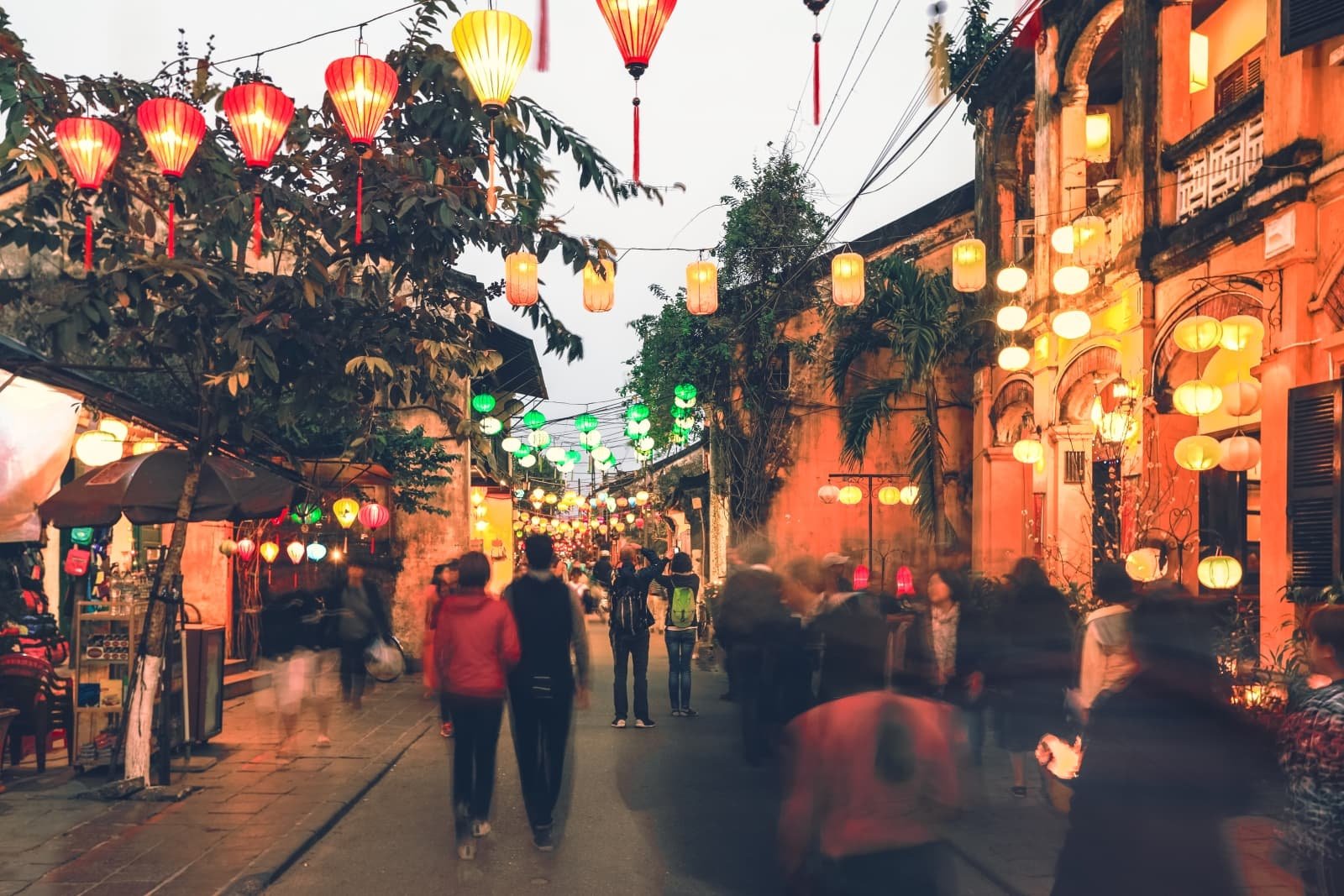 Подробная статья о Хойане: японский мост, китайские храмы, купеческие дома, фестиваль фонарей и маршруты по городу и окрестностям.