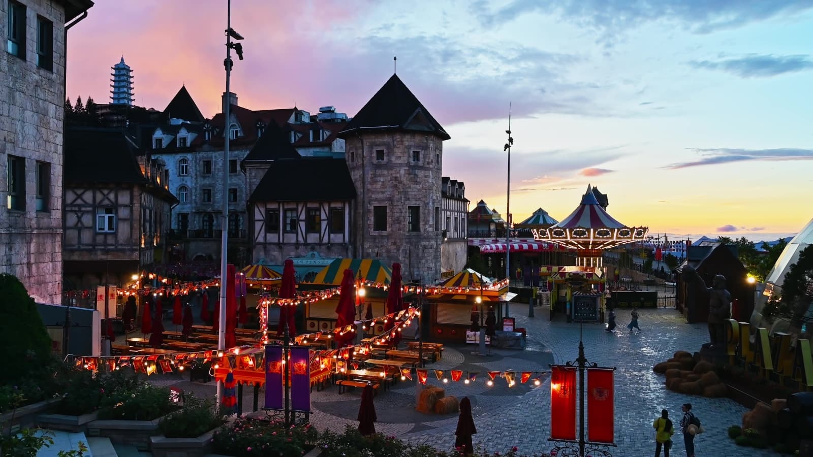 Горы и тропические леса Далата окутаны туманом