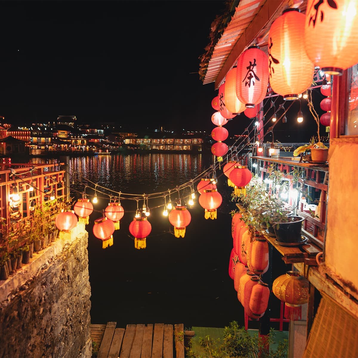 Каталог экскурсий из Нячанга от TianaTours — туры по Вьетнаму 2025: пляжный отдых, природа, города, острова и культура. Какие экскурсии выбрать в Нячанге, что посмотреть во Вьетнаме, бронирование туров онлайн с трансфером и русскоязычным гидом.