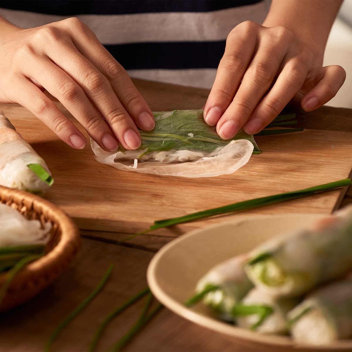 Свежие спринг-роллы с соусом нюок чам — что попробовать во Вьетнаме