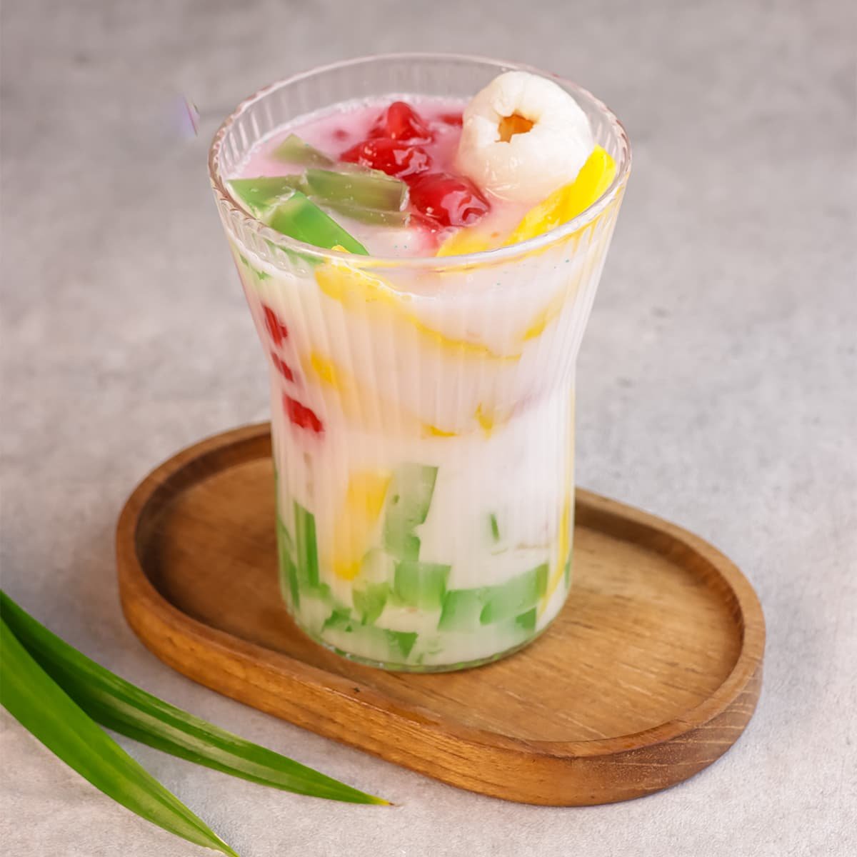 Че — вьетнамские десерты: бобы, желе, фрукты и кокосовые сливки