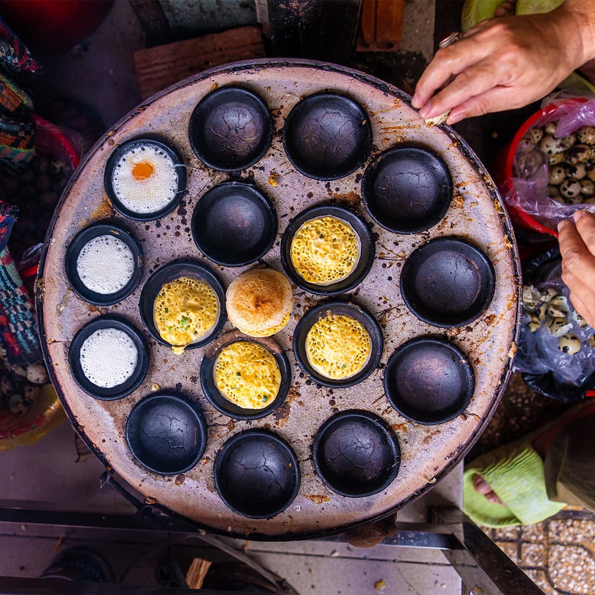 Вьетнамская кухня: фо, бун ча, бань кан, бун бо хюэ, ком га, ми куанг, ком ранг, нем зан, ка хо то, ми сао, бан ми, гой куон, бань сео, као лау, че, бань бот лок, чао и бань бао. Самые вкусные блюда Вьетнама — что попробовать в Нячанге и других городах Вьетнама.