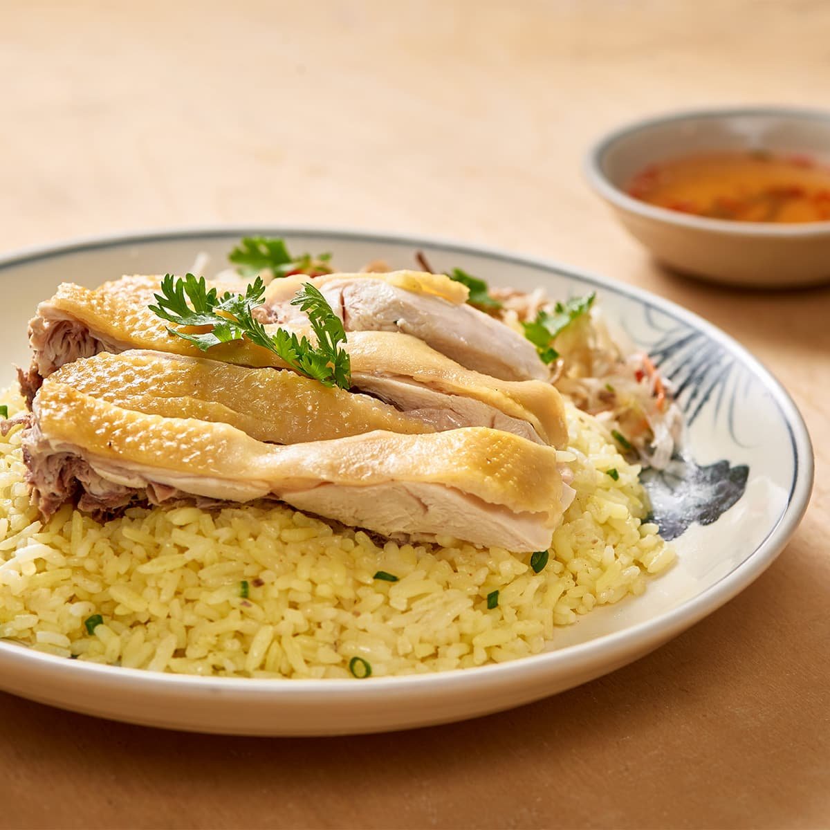 Ком га — курица с ароматным рисом на бульоне, уличная классика Вьетнама