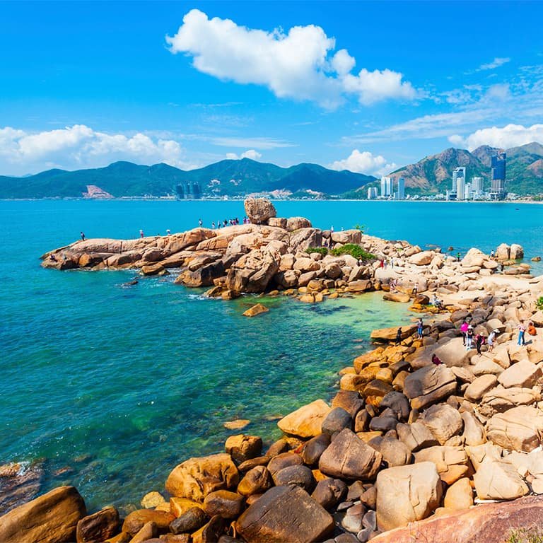 Сад камней Хончонг — природная достопримечательность на севере Нячанга, полный штиль в высокий сезон