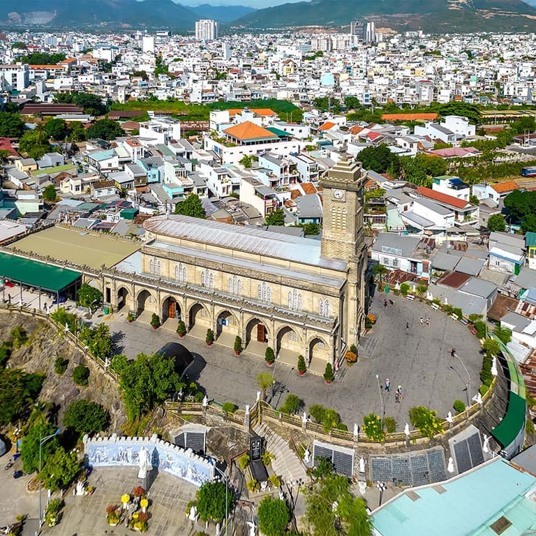 Кафедральный собор Нячанга, также известный как Собор Христа Царя